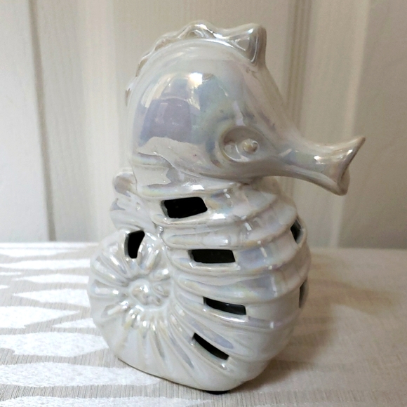 2 Decorative Seahorse's ♥, Book Shelf Ends, Under the Sea Decor - Picture 2 of 10